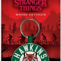 Goedkoopste ⌛ Pyramid International Stranger Things - Hawkins High School - Geweven Sleutelhanger 😉