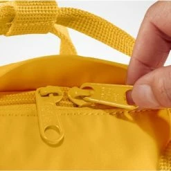 Kopen ❤️ Fjallraven Fjällräven Kånken Mini Unisex Rugzak - Spicy Orange 🧨 -Bergstein Shop 550x342 1