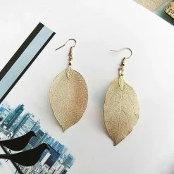 Gloednieuw 🎉 Akyol - Dames Oorhangers Blad Oorbellen Goud - Oorbellen Dames - Oorbellen Meisjes - Oorbellen Hangers - Oorhangers Dames - Oorhangers Meisjes - Vintage - Wit - Beauty - Cadeau Voor Vrouwen - Moederdag Cadeau - Liefde - Valentijnscadeau 🛒