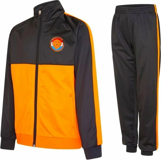 Beste Verkoop 🥰 Oranje Trainingspak 21/22 - Holland Vest En Trainingsbroek - Joggingspak - Nederlands Elftal - 100% Polyester - Maat 116 🌟 1 Beste Verkoop 🥰 Oranje Trainingspak 21/22 - Holland Vest En Trainingsbroek - Joggingspak - Nederlands Elftal - 100% Polyester - Maat 116 🌟