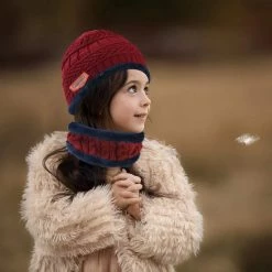 Kopen 🤩 AA Commerce Luxe Gebreide Kinder Beanie Muts Met Sjaal Set - Bonnet Winter Muts Met Colsjaal Nekwarmer - Halswarmer Wintermuts Gevoerd Wol - Balaclava Bivakmuts Met Nek Warmer Col - Heerlijk Warme & Zachte Fleece Voering - Voor Kinderen Van 5-14 Jaar - Rood 😍 -Bergstein Shop 550x550 466
