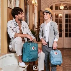 Gloednieuw 🤩 Fjallraven Fjällräven Kånken Mini Unisex Rugzak - Sky Blue 😉 -Bergstein Shop 550x550 496