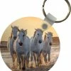 Promo ⌛ TheKeyMeister Sleutelhanger - Paarden - Water - Strand - Dieren - Plastic - Rond - Uitdeelcadeautjes - Sinterklaas Cadeautjes - Uitdeelcadeautjes Voor Kinderen - Schoencadeautjes - Kleine Cadeautjes 🥰