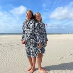 Beste deal 🤩 Kinderbadjas Panter Print Zwart/wit – 100% Flanel Fleece – Badjas Kind Luipaard – Badrock Kindermodel – Fleecebadjas Kind - L (9-10 Jaar) 134-140 😍 -Bergstein Shop 550x733 82