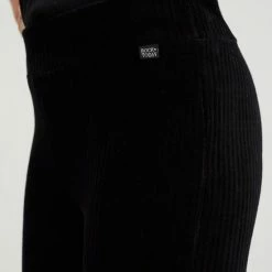 Flash-uitverkoop ๐ WE Fashion Meisjes Velvet Flared Legging Van Ribstof - Maat 128 ๐ 14 Flash-uitverkoop ๐ WE Fashion Meisjes Velvet Flared Legging Van Ribstof - Maat 128 ๐ -Bergstein Shop 550x825 26